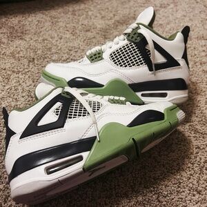 Air Jordan Retro 4